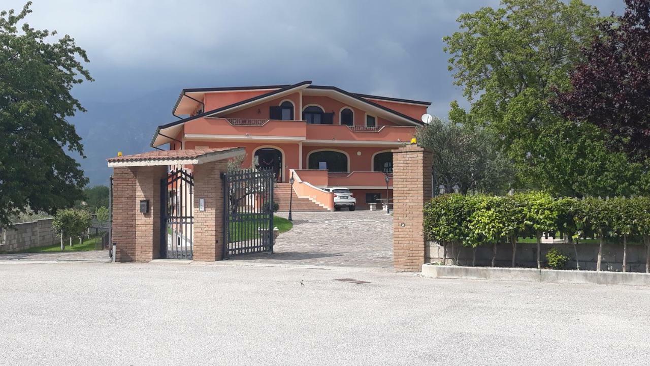 Agriturismo Carlo Cioffi Hotel Rotondi Bagian luar foto